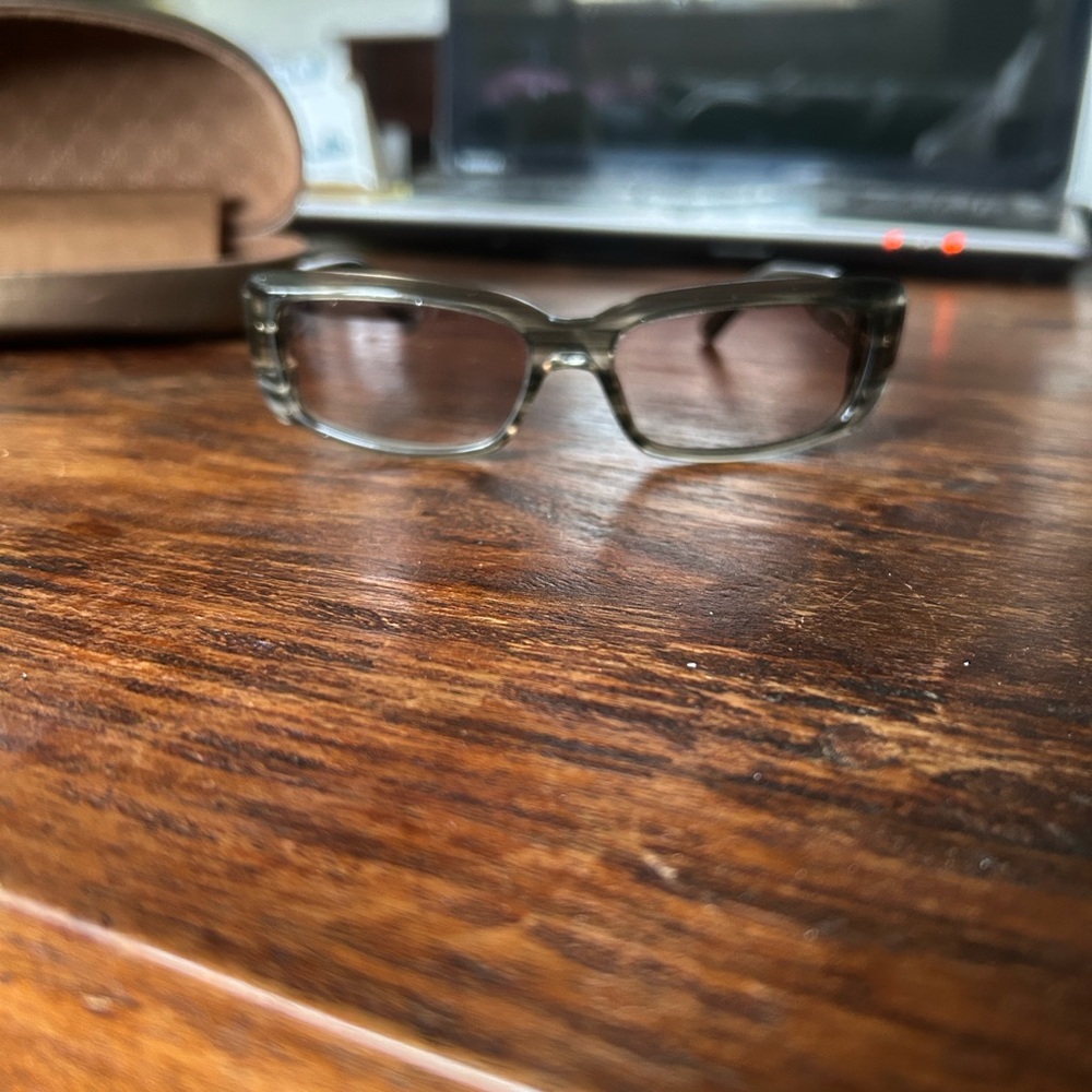 GUCCI Vintage Sunglasses with Logo Case